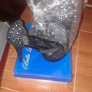 Black pumps with silver sequins